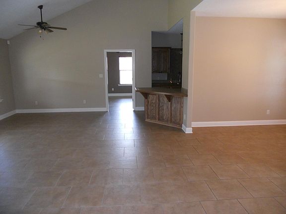 4th image of 1417 Cambridge Ct