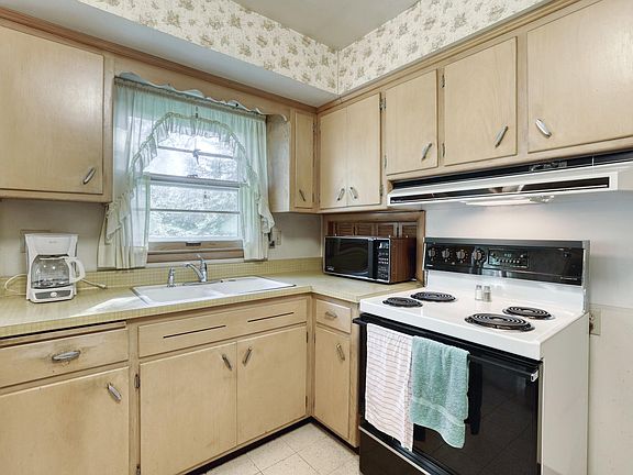 5th image of 4524 N 107th St