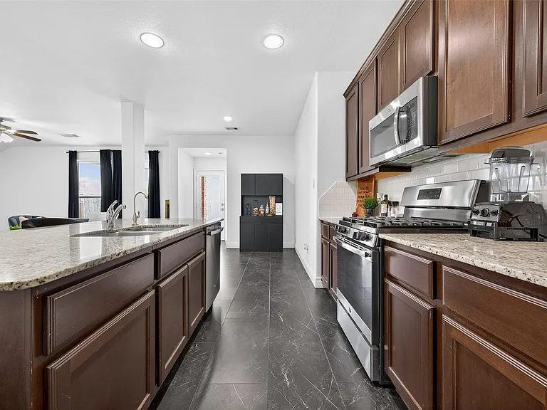 16318 Brookside Willow Ln — Photo 12