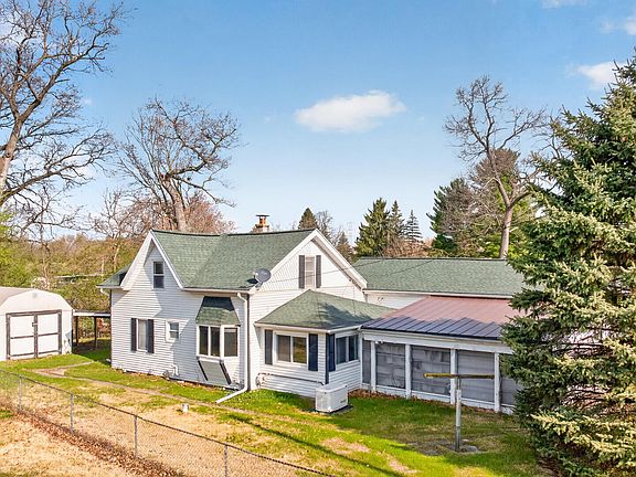 2nd image of 325 Ackerson Lake Dr