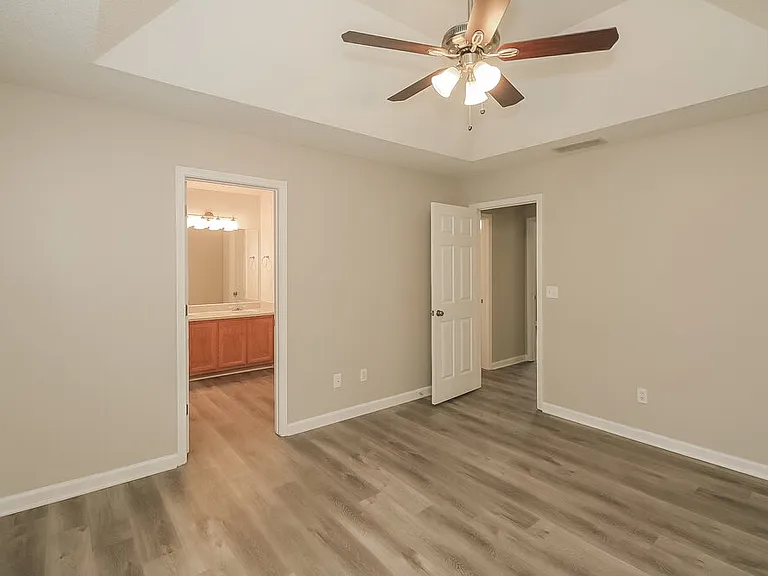 9447 Rollinghills Dr — Photo 10