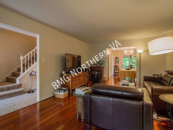 4th image of 3019 Seven Oaks Pl