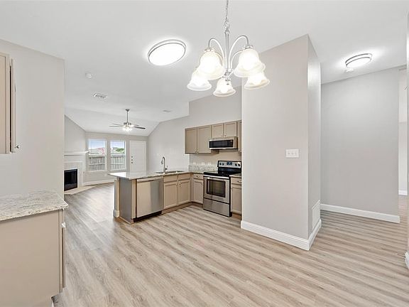 4th image of 2101 Wildwood Dr #2101