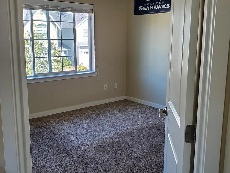 4729 Parker St — Photo 11