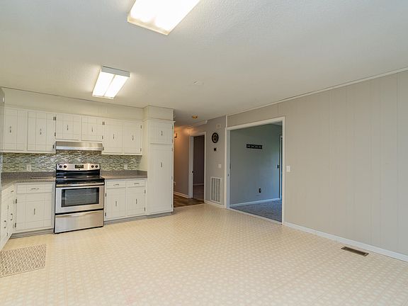 5th image of 1936 Ashmore Ave
