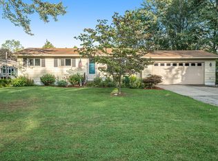 516 Parkside Ave NW, Grand Rapids, MI 49534