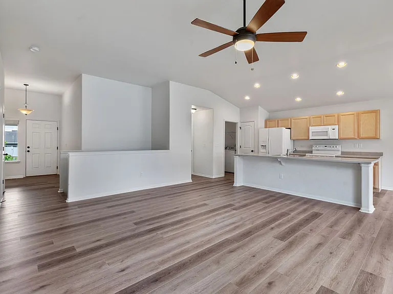 8611 15th Street Rd — Photo 14