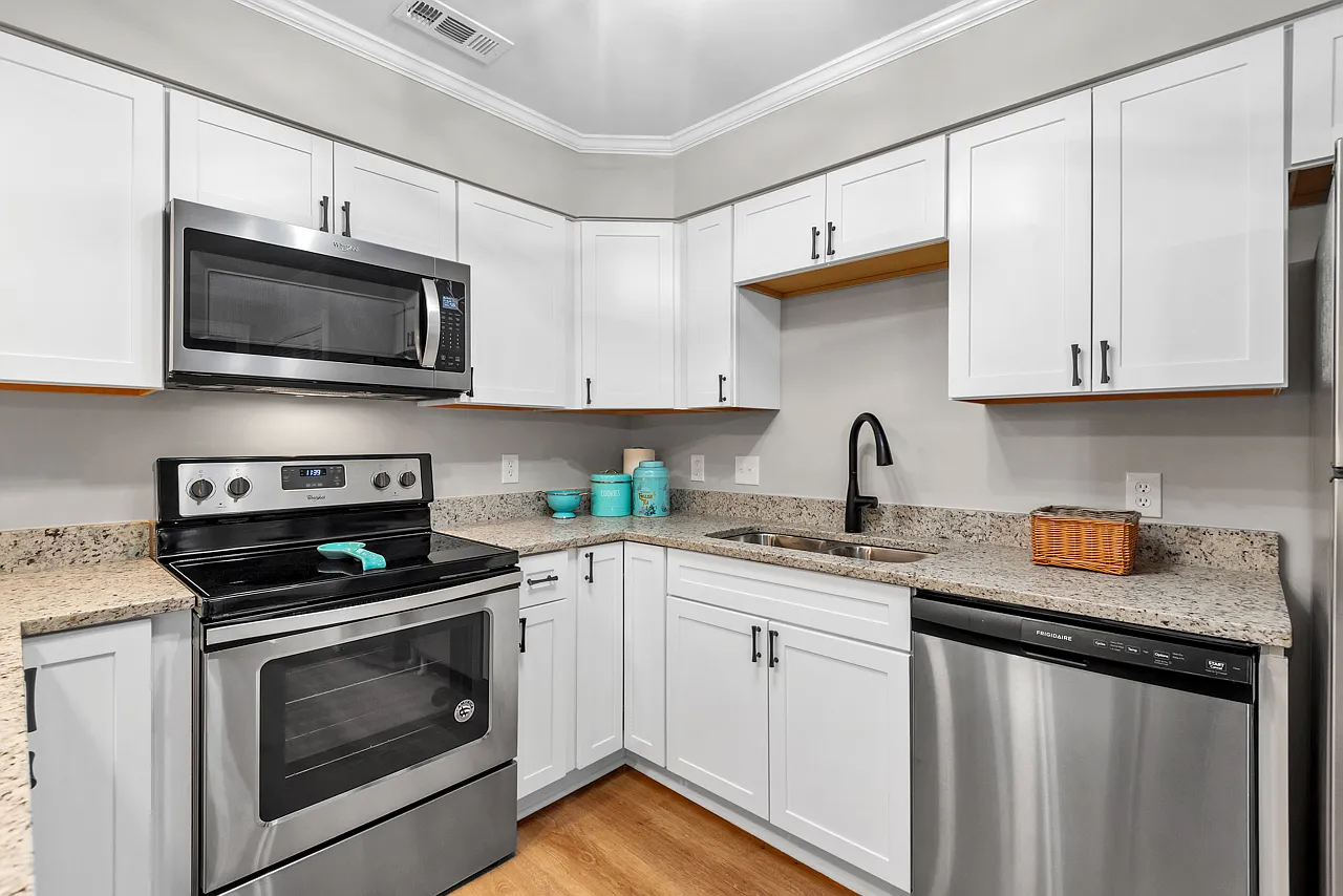 2 bed, 1000 sqft, $1,500 — Photo 4