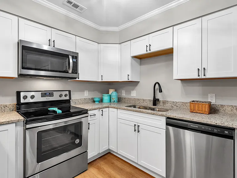174 Summerwalk Cir #174 — Photo 4