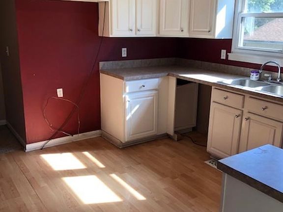 2nd image of 4071 Vern Dr