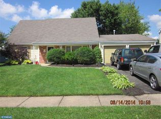 19 Garrett Ln, Willingboro, NJ 08046
