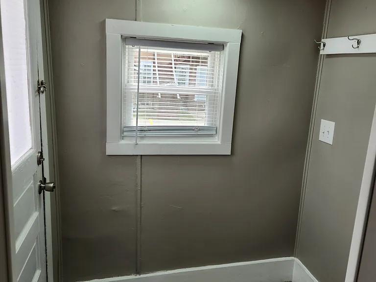 702 Wayne St — Photo 3