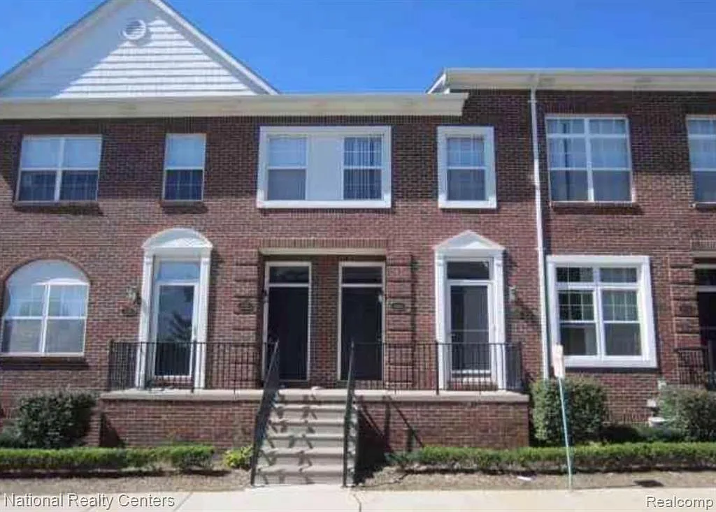 2 bed, 2.0 bath, 1344 sqft, $1,700 — Photo 1