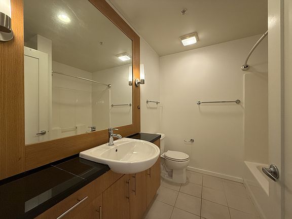 5th image of 2721 1st Ave Unit 1004