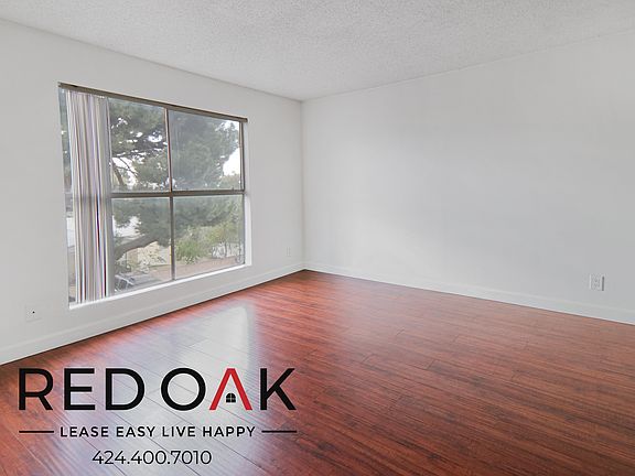 2nd image of 6660 1/4 Vineland Ave #15