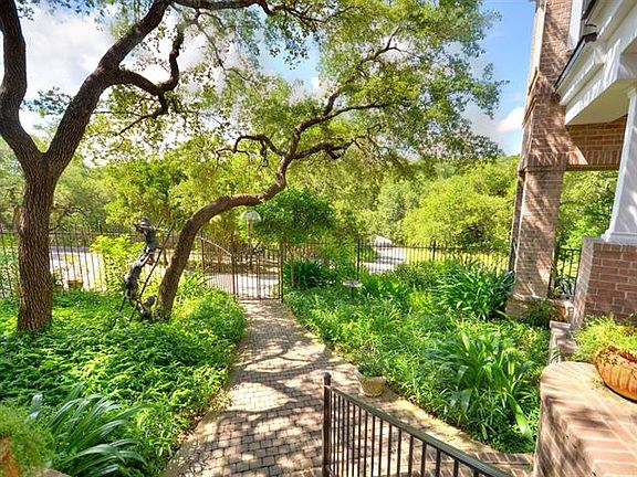 4th image of 502 Coquina Ln