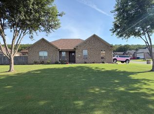 103 Lakeland Dr, Cabot, AR 72023