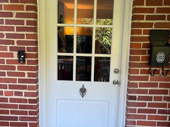 4th image of 2931 Marshall St