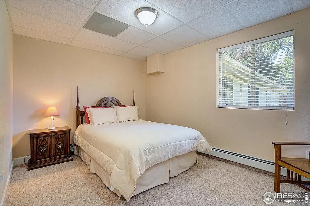 2616 E Vine Dr — Photo 2