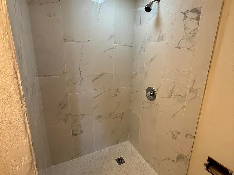 1137-1 E Adelaide Dr — Photo 21