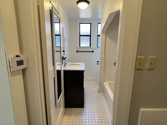 5th image of 150 N Ellsworth Ave