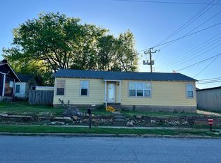 810 W 10th St, Sulphur, OK 73086