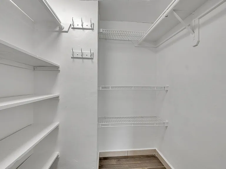 1114 Douglas Rd #4 — Photo 10