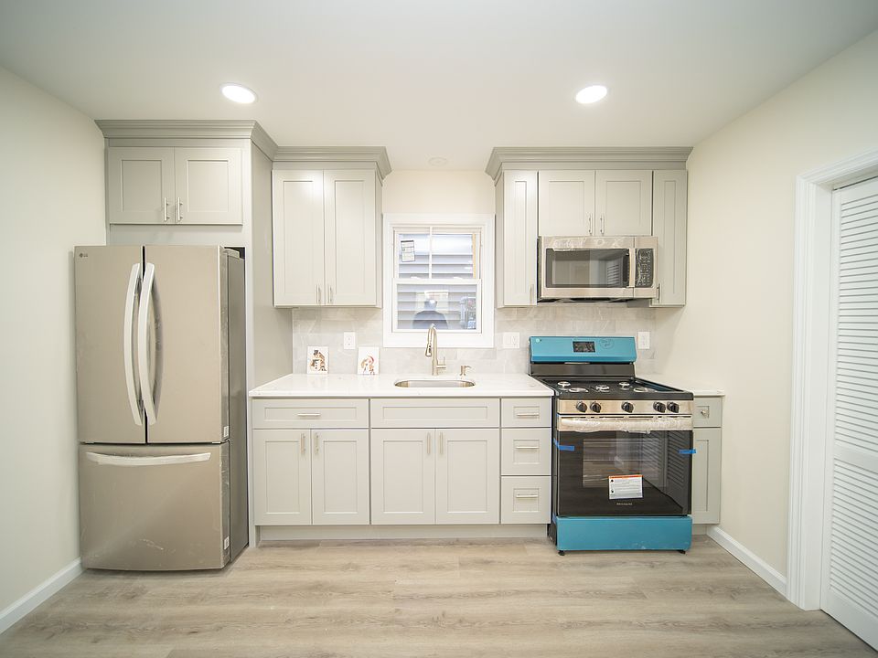 1st image of 71 Beech St #1