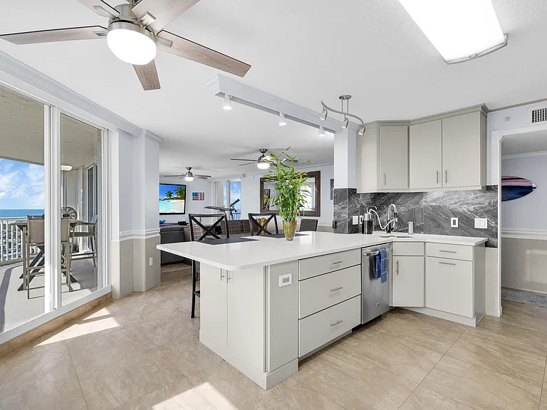 5049 N Highway A1A #1905 — Photo 8