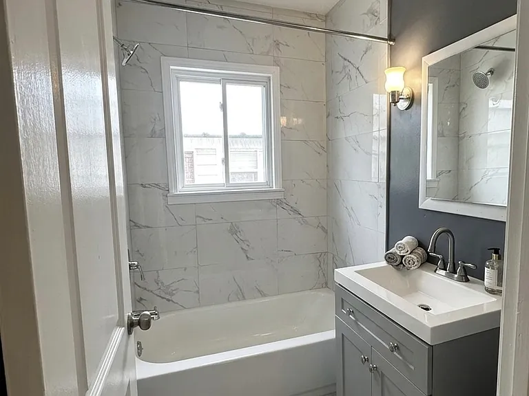 5444 Ternes St — Photo 9