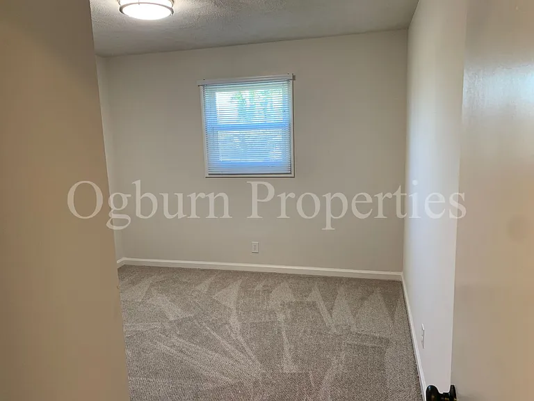 605013 - 221 MAYBERRY AVENUE — Photo 8