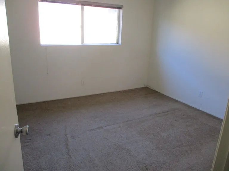 3833 Tilden Ave — Photo 9