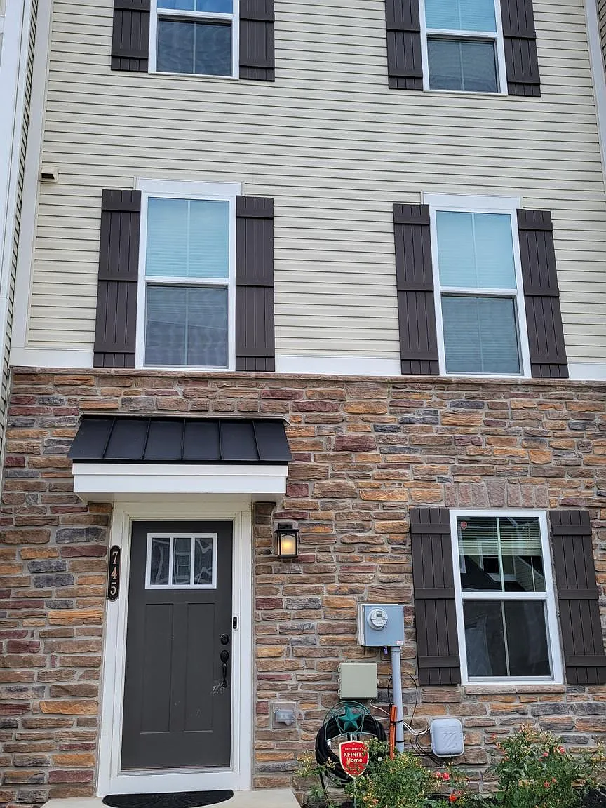 3 bed, 2.5 bath, 2030 sqft, $3,250 — Photo 2