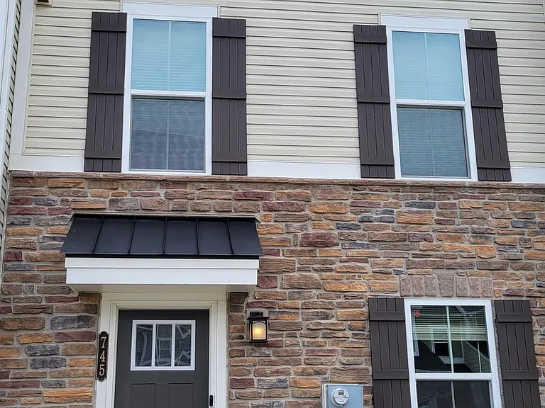 745 Quarry Point Rd — Photo 2
