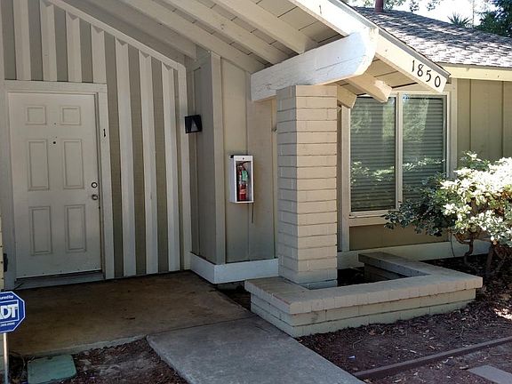Entry / Front Door