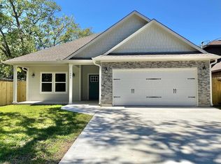 1006 Montrose St, Port Neches, TX 77651
