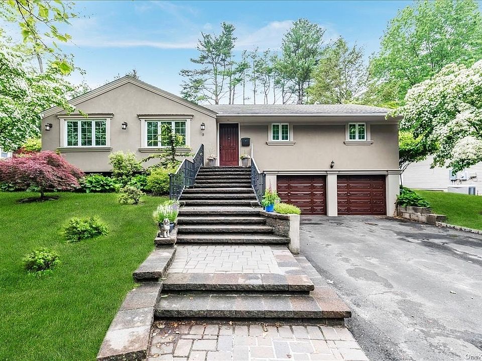 1st image of 13 Meadowfield Ln