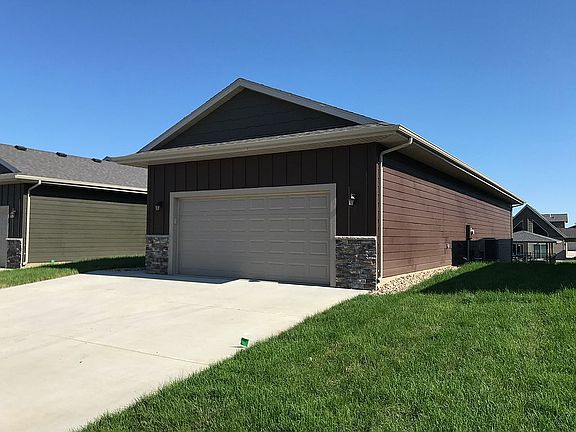 3rd image of 290 240th Ave #222