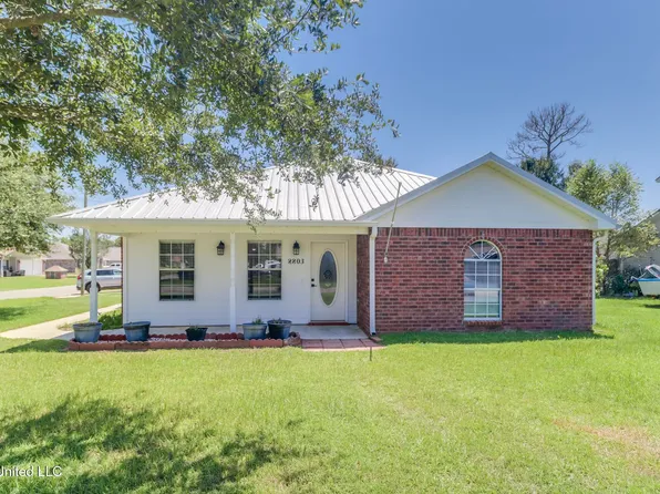 8803 Blueberry Dr, Ocean Springs, MS 39564