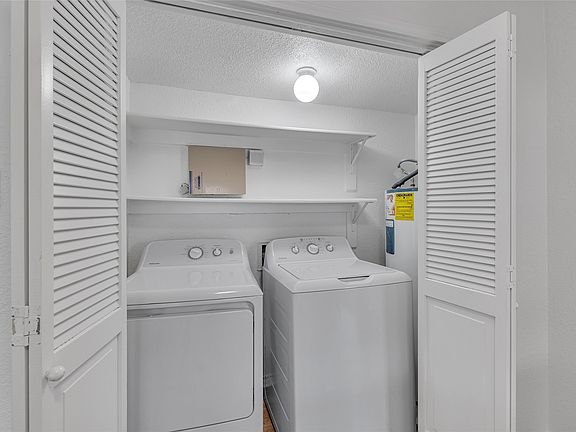 4th image of 6026 Stoneybrook Dr