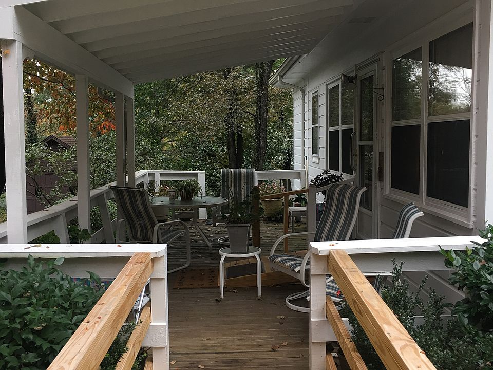 2nd image of 1212 Hill St