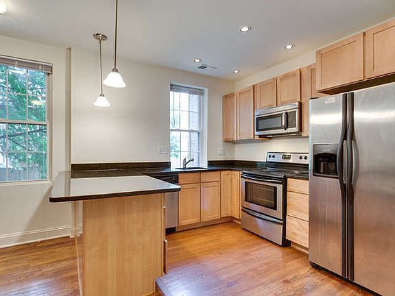 4th image of 400 Evarts St NE APT 203