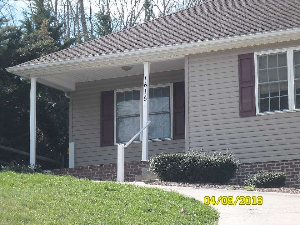2nd image of 1616 2nd St