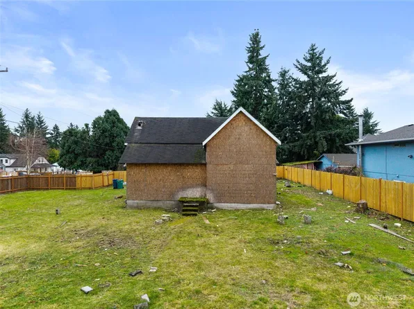 11205 12th Avenue SW, Seattle, WA 98146