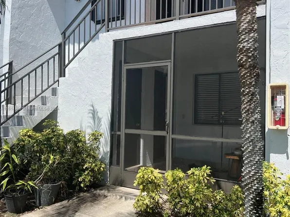 280 Racquet Club Rd APT 104, Weston, FL 33326