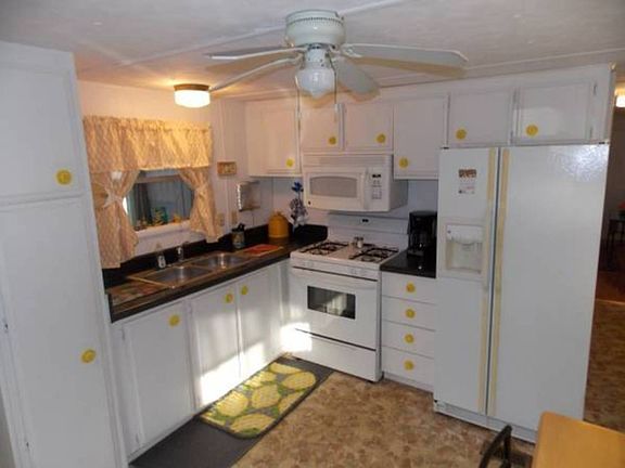 4th image of 11044 Bluebird Dr