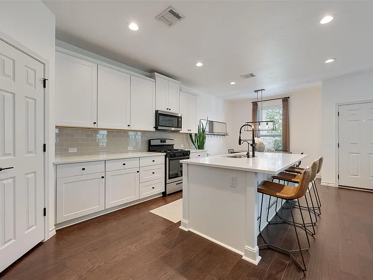5215 Golden Canary Ln — Photo 11