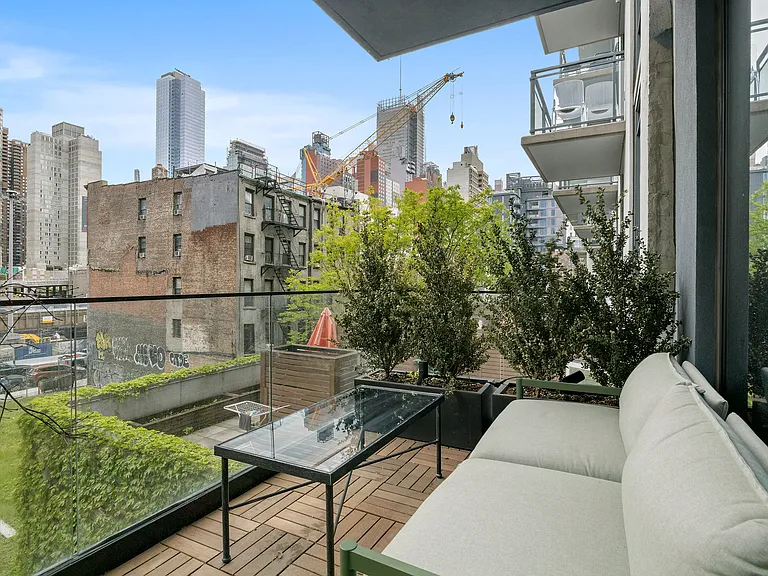 441 W 37th St #3 — Photo 6