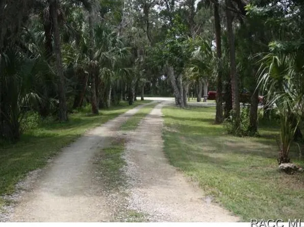 50 N Spangler Loop, Crystal River, FL 34429