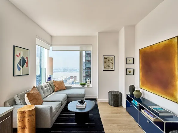 550 10th Ave, New York, NY